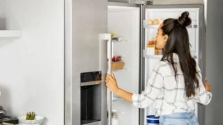 Tủ lạnh lâu lâu kêu bụp có đáng lo ngại không?