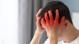 Thường xuyên bị đau đầu khi nằm điều hòa là do đâu?